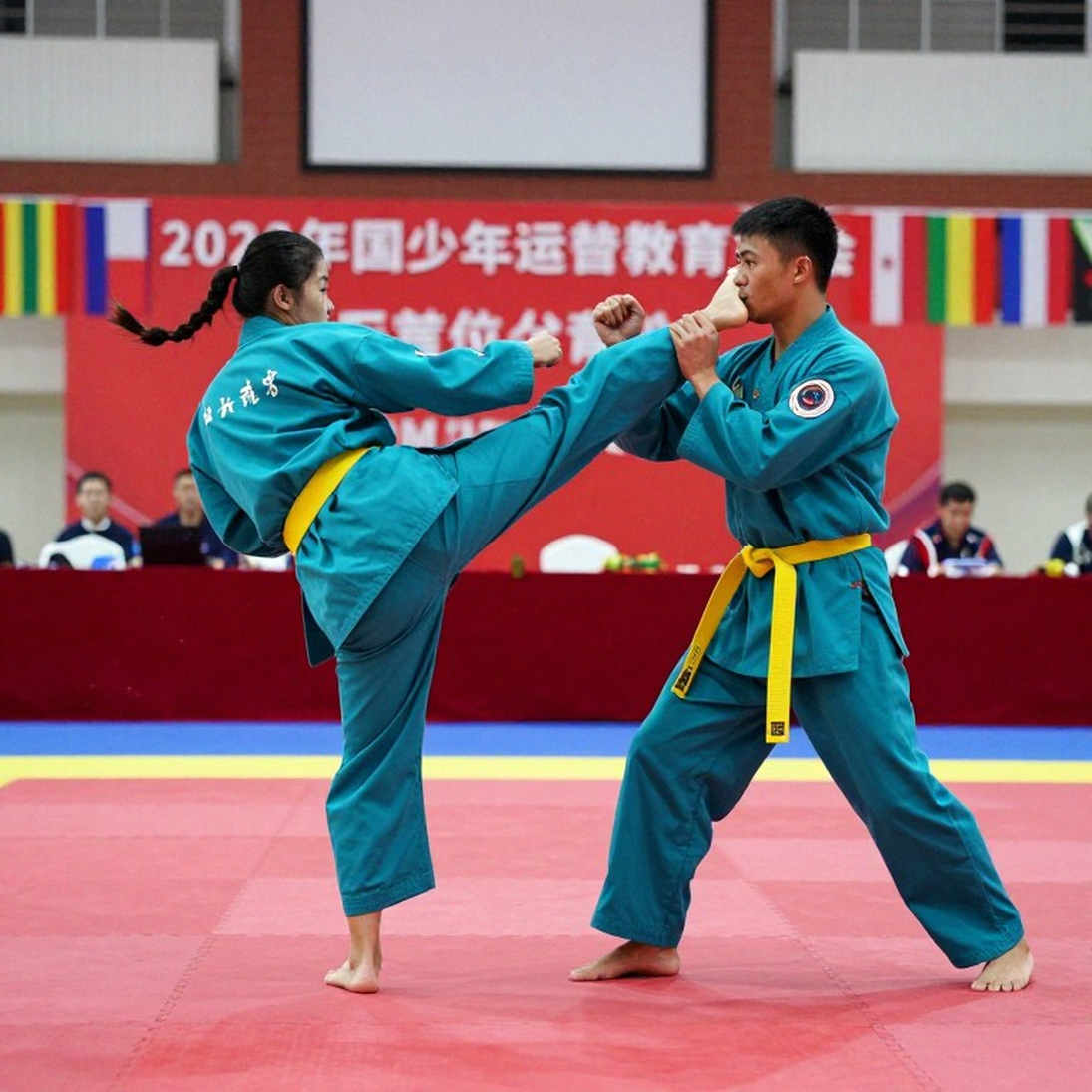 Bàn tay gãy ở hiệp bốn: Nhịp đấu dày và cái giá của các võ sĩ Muay Thai