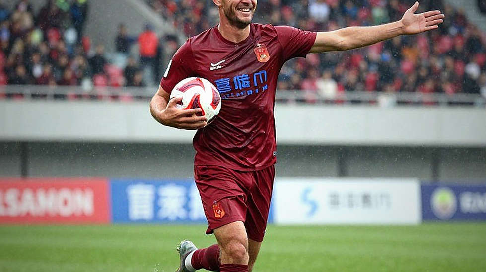 Bóng đá Việt Nam: Chức vô địch không che được vết nứt của V.League